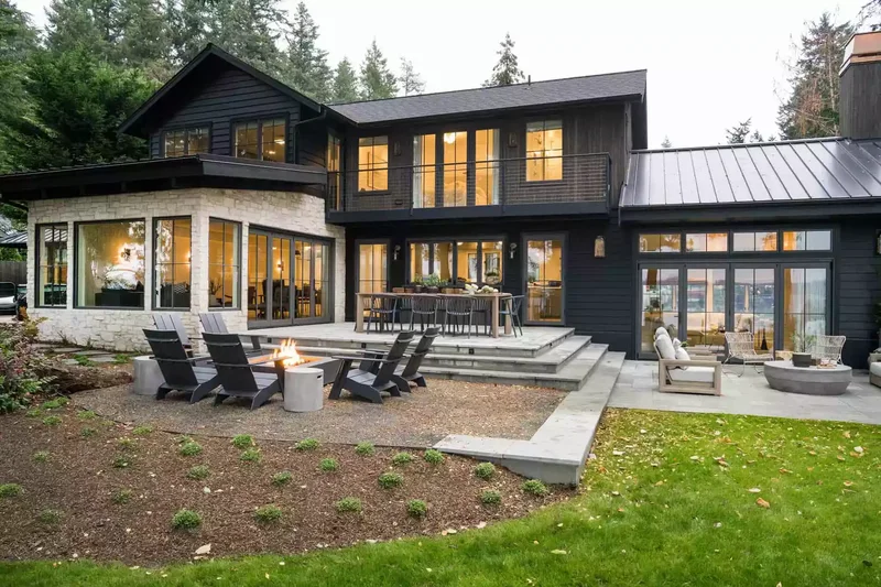 52 Beautiful Backyard Landscaping Ideas for Your Home 39 A Lower-Level Backyard Fire Pit Seating Area