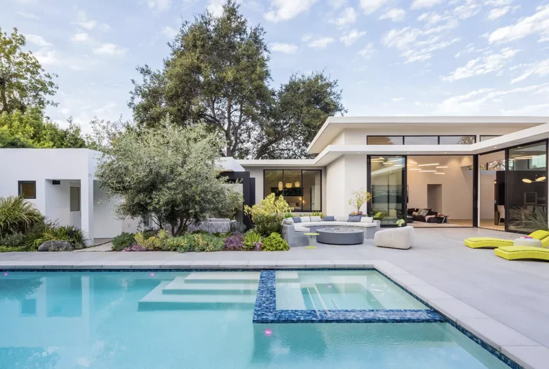 39 Contemporary Backyard Ideas to Elevate Your Outdoor Oasis 23 Accent With Color