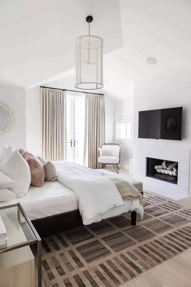 37 Guest Bedroom Ideas to Make Visitors Feel at Home 3 Add Extra Amenities