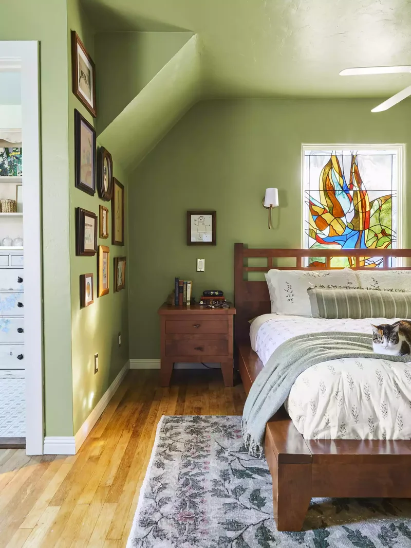 25 Eclectic Bedroom Ideas That Express Your Unique Style 18 Add Stained Glass