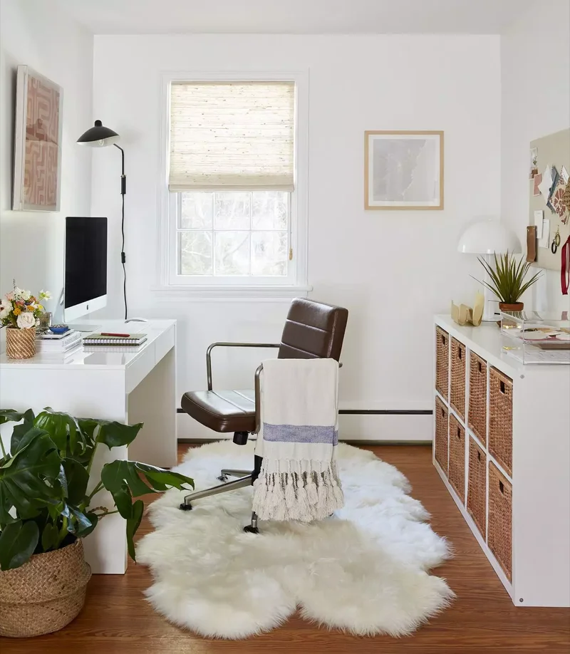 45 Home Office Decor Tips to Enhance Productivity & Style 27 Add Texture With a Rug