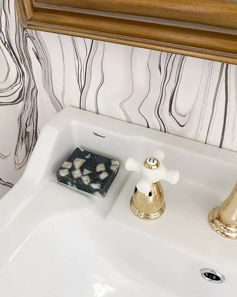 20 Vintage-Inspired Bathrooms Overflowing with Retro Appeal 17 Add Vintage Details