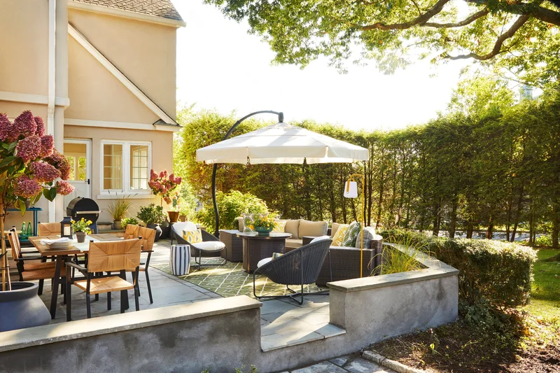 35 Stunning Patio Design Ideas for Your Outdoor Oasis 15 Add a Cantilever Umbrella