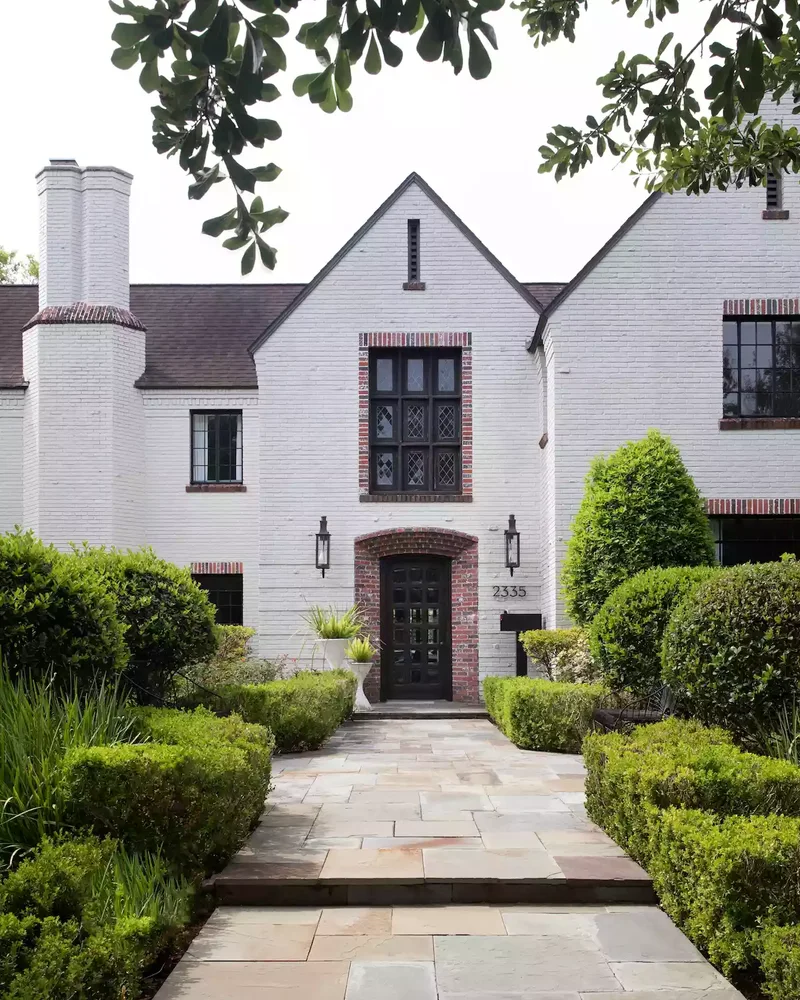 27 Mailbox Post Ideas That'll Boost Your Curb Appeal 15 All-Black Mailbox Post