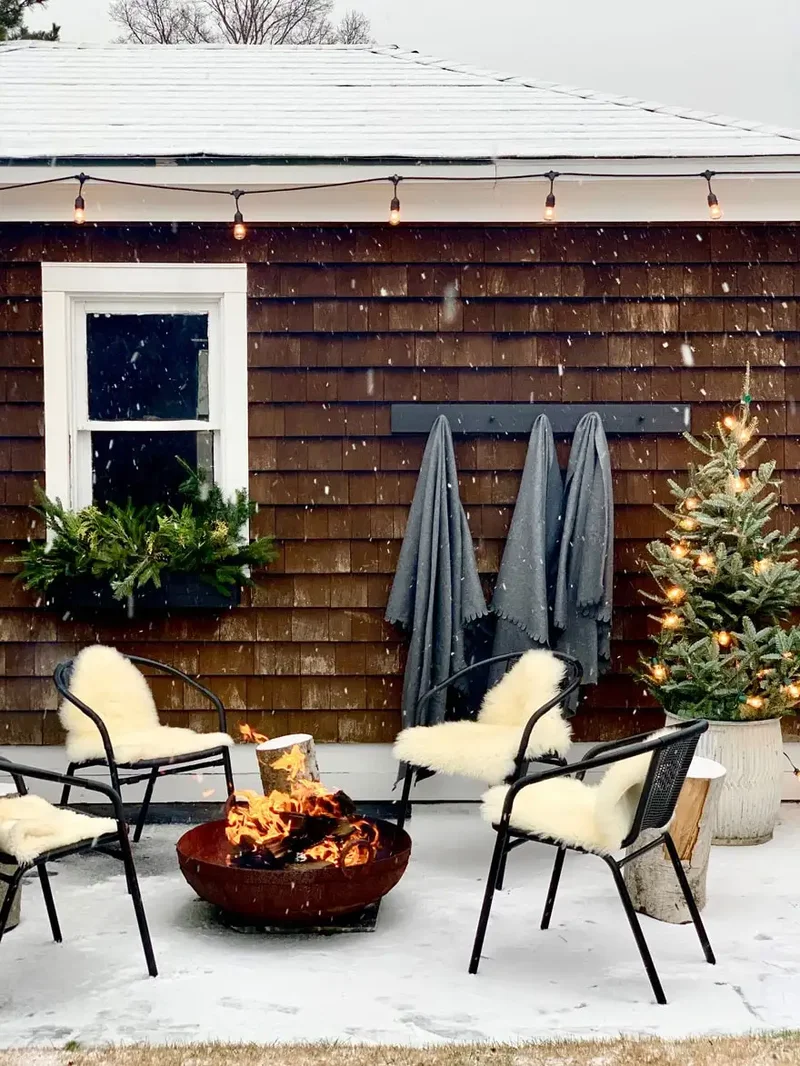 25 Simple Backyard Ideas to Make Your Home Stand Out 18 All-Weather Fire Pit Area