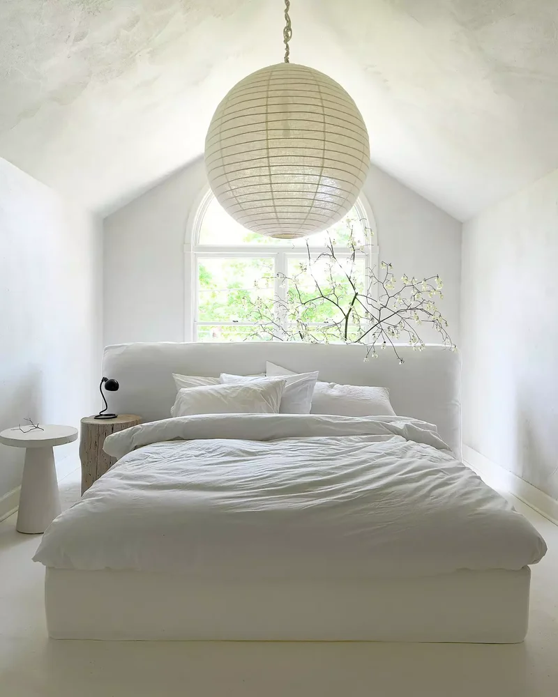 29 Neutral Bedroom Designs You'll Love Cozying Up In This Fall 4 All-White Neutral Bedroom