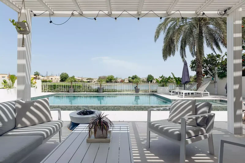 20 Stunning Modern Pergola Designs to Shade Your Backyard 16 All-White Painted Wood Pergola