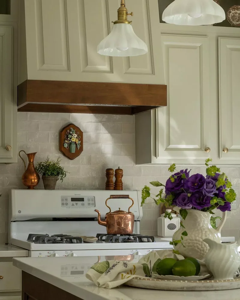 An Almost Off-White Hue