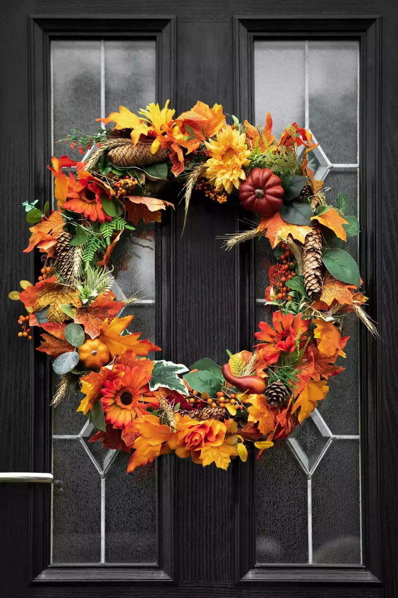 45 Halloween Wreath Ideas to Craft Before October Arrives 28 Autumnal Halloween Wreath