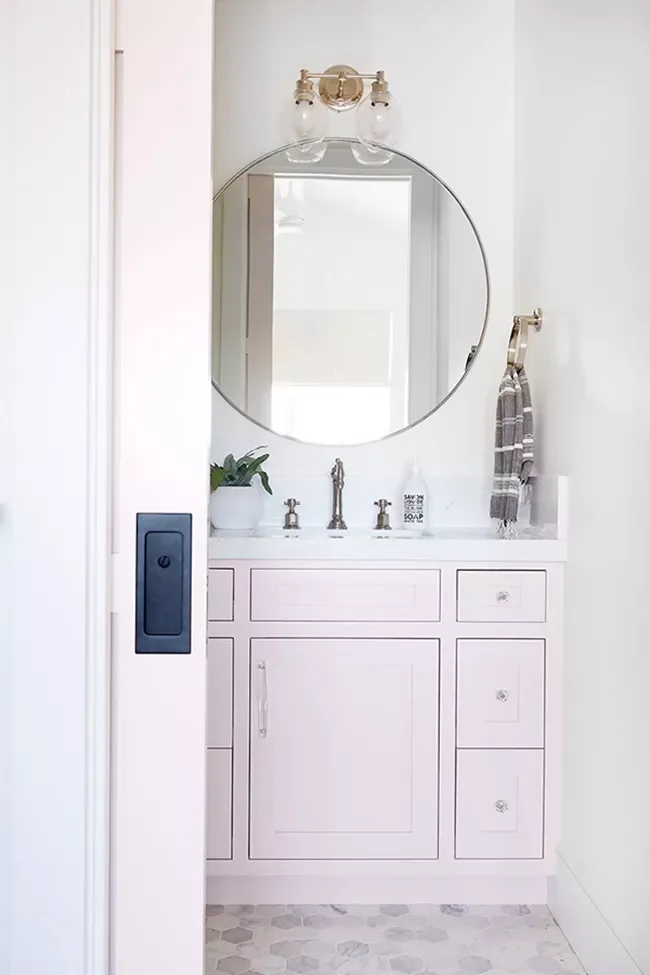 30 Designer-Favorite Bathroom Paint Shades That Never Fail 28 Baby Pink