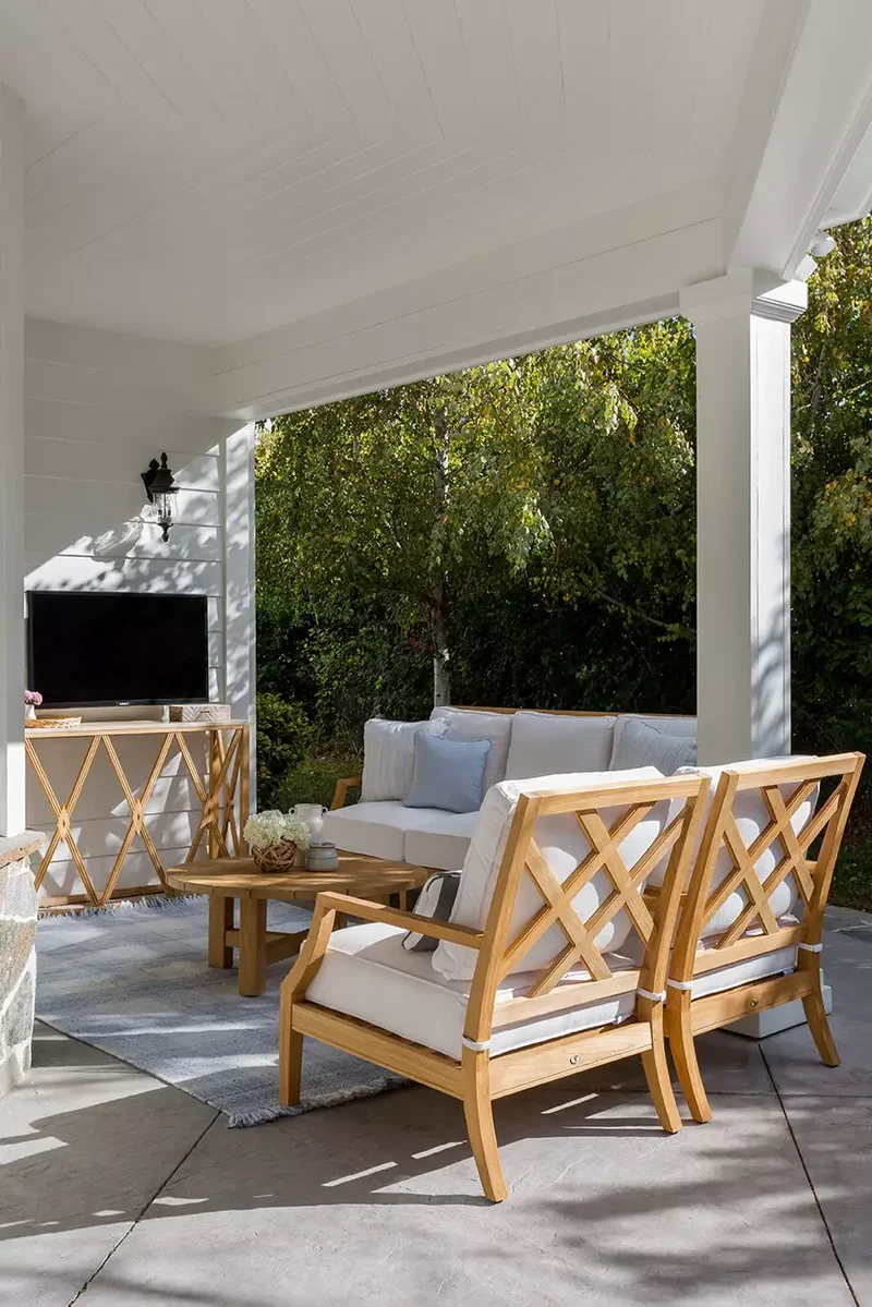 22 Outdoor TV Ideas to Create an Entertaining Backyard 10 Back Porch TV