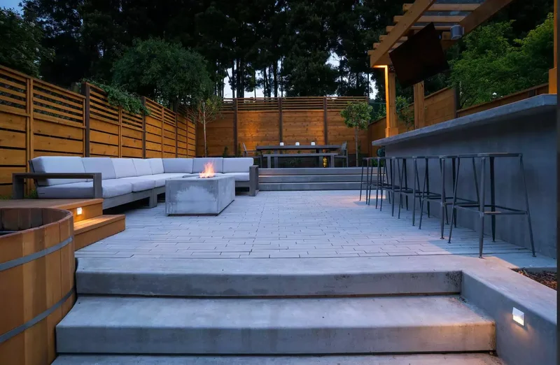 22 Outdoor TV Ideas to Create an Entertaining Backyard 6 Backyard Lounge TV