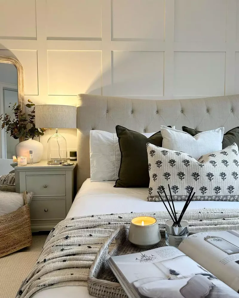 33 Stylish Beige Bedroom Designs Full of Elegant Charm 12 Beige With Black and Green