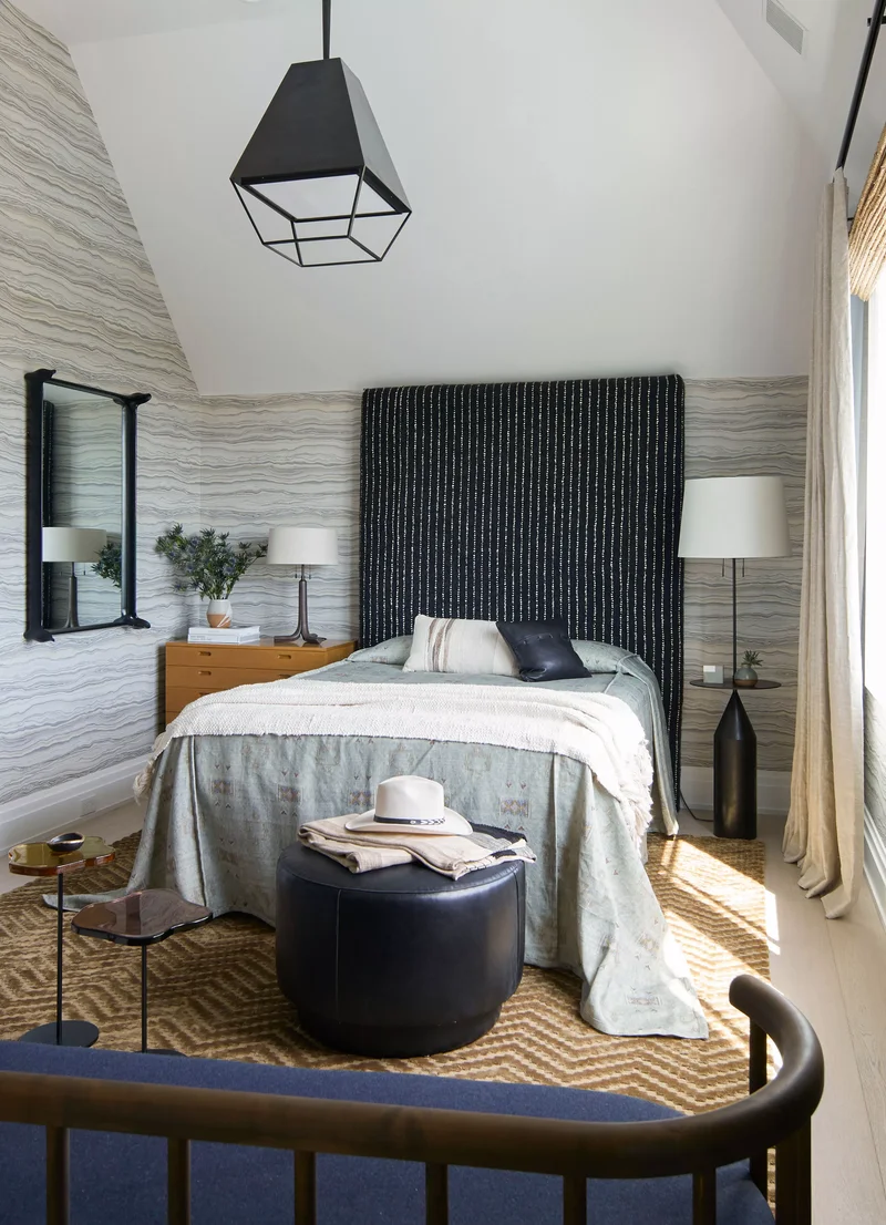 31 Sophisticated Black Bedroom Ideas for Your Dream Space 23 Black Headboard Ideas