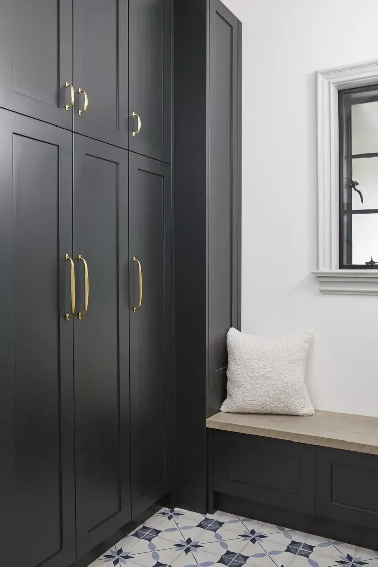 22 Stunning Mudroom Bench Ideas for Beautiful Storage 14 Black Mudroom Bench With Storage