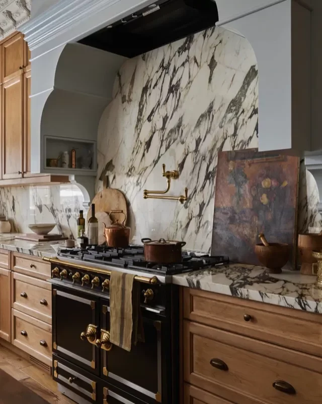 18 Black & Gold Kitchen Ideas for Moody, Elegant Spaces 14 Black and Gold Appliances