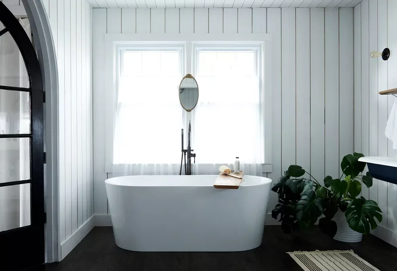 39 Shiplap Bathroom Designs From Farmhouse to Modern Style 16 Black-and-White Bathroom