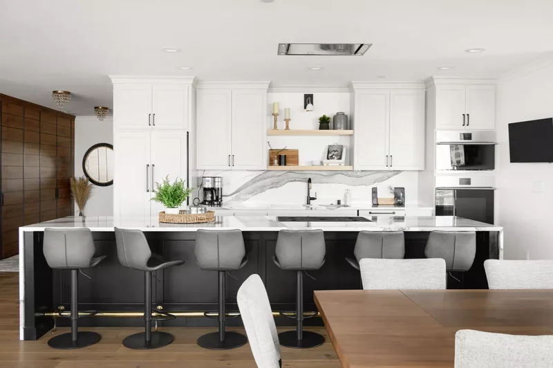 Black and White Kitchen