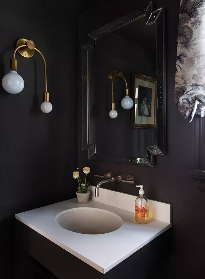 41 Bathroom Paint Color Ideas to Transform Your Space 4 Black