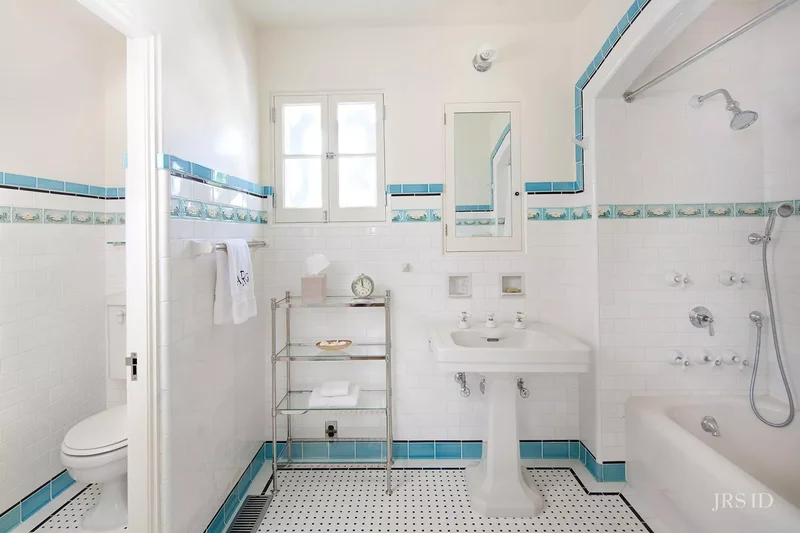 34 Beautiful Blue Bathroom Ideas for Any Style to Refresh 2 Blue Bathroom Accents