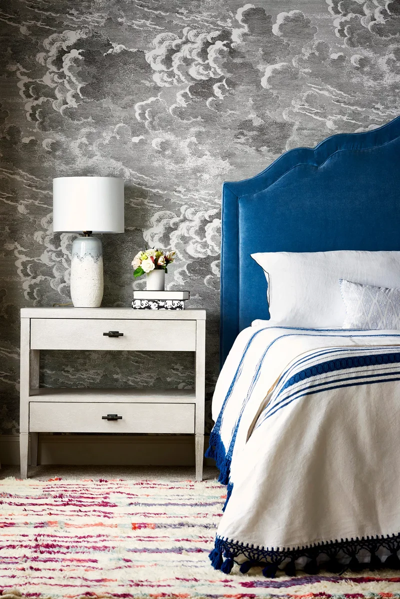 30 Beautiful Blue and White Bedroom Ideas for Restful Style 15 Blue and White Bedroom Wallpaper