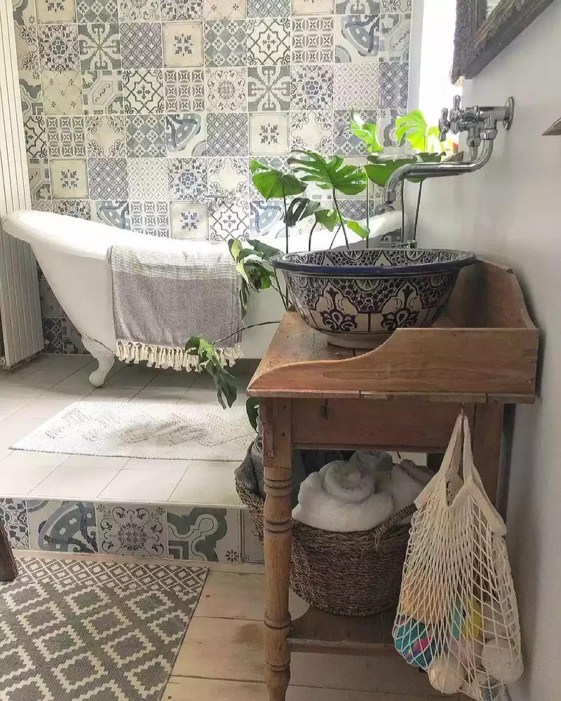 42 Country Bathroom Ideas for Your Modern Farmhouse Style 2 Blue and White Tiles