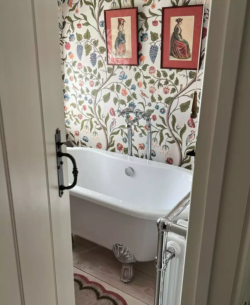 42 Country Bathroom Ideas for Your Modern Farmhouse Style 5 Bold Accent