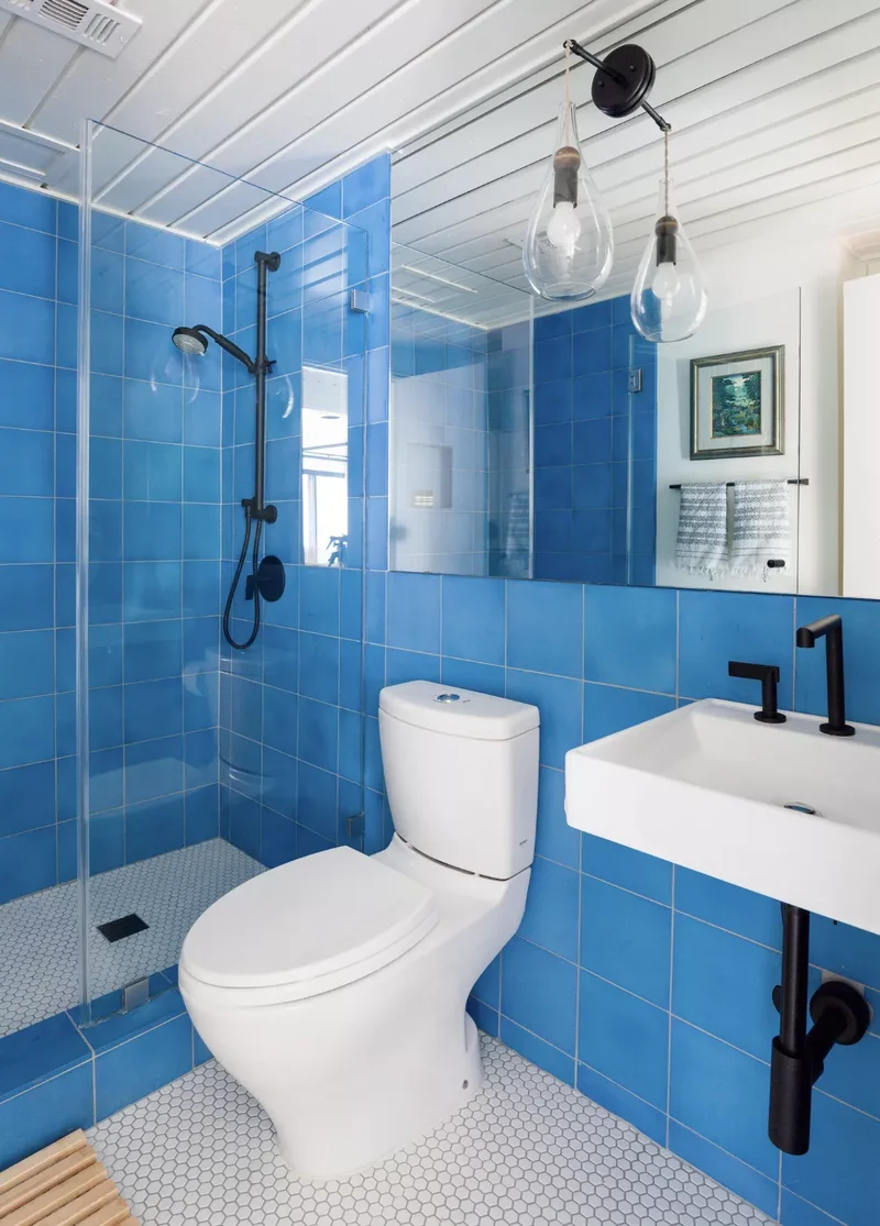 42 Vibrant Bathroom Color Ideas for Small Space Styling 1 Bright Blue