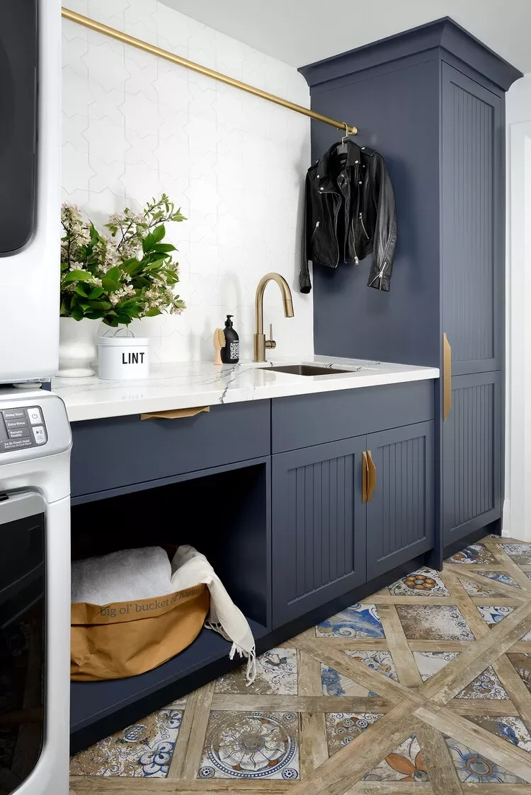 57 Laundry Room Ideas That Make Chores More Enjoyable 49 Bring in Gold Toned Metals