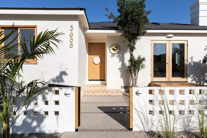 Build a Welcome Gate