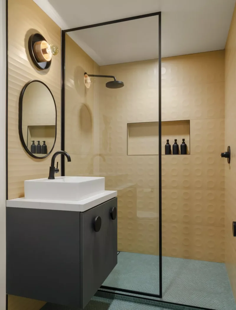 42 Vibrant Bathroom Color Ideas for Small Space Styling 16 Butter Yellow and Mint Green