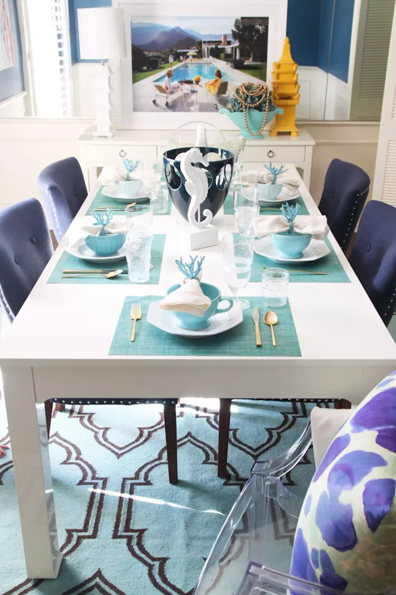 40 Beautiful Blue Dining Rooms You'll Want to Recreate 13 By the Beach