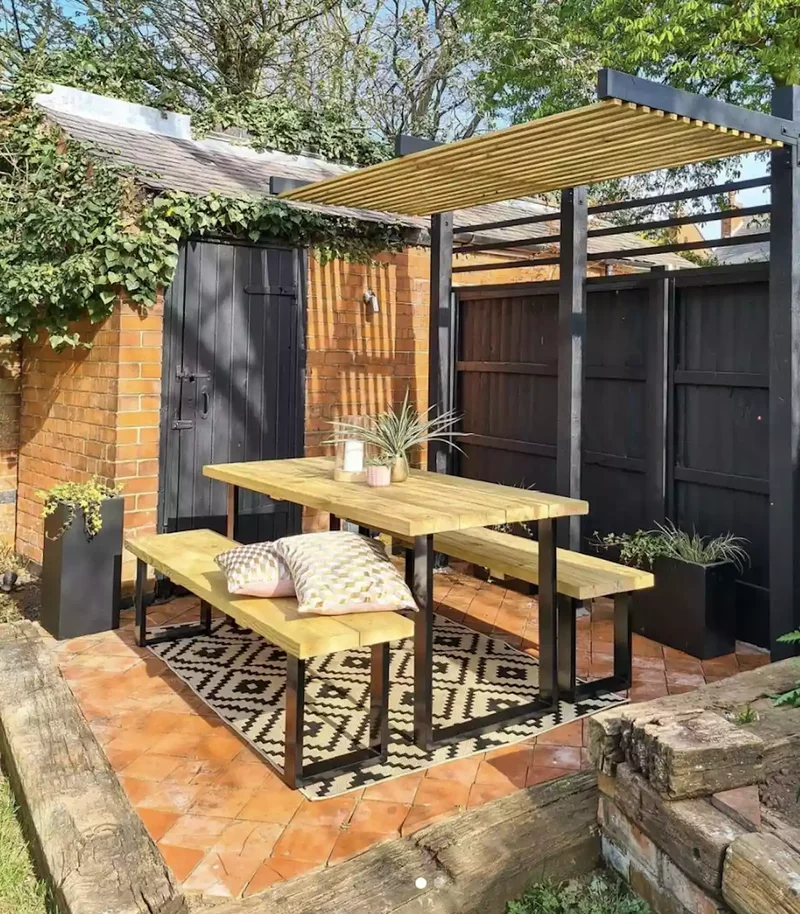 Cantilevered Half Pergola