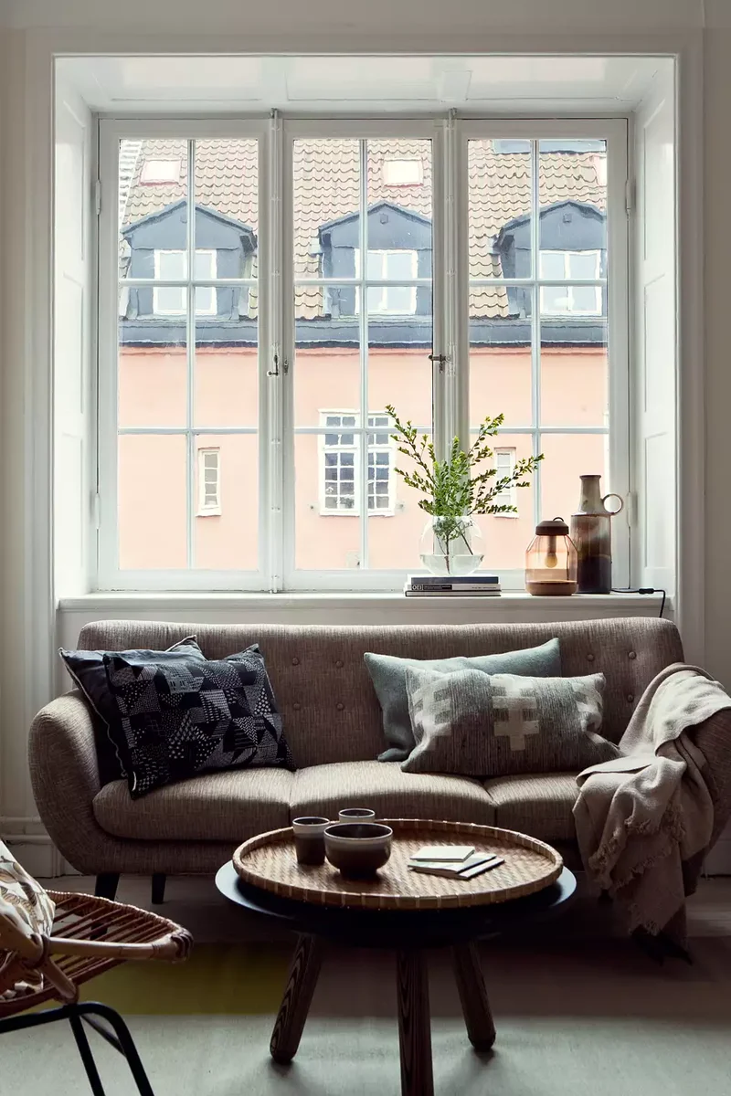 20 Affordable Apartment Living Room Decorating Ideas on Budget 6 Check Your Proportions