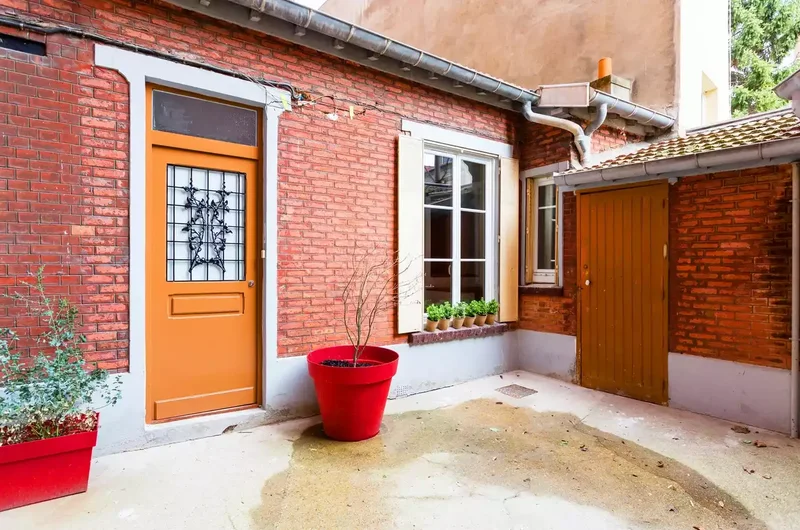 25 Front Patio Inspirations for Charming Outdoor Living 8 Choose Colorful Planters