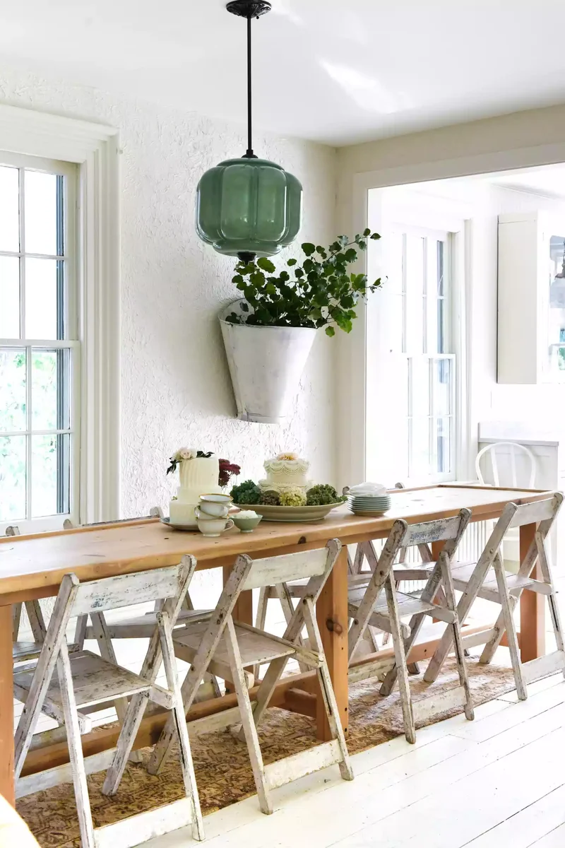 32 Modern Farmhouse Dining Room Ideas for Rustic Warmth 26 Choose Rustic Wall Decor