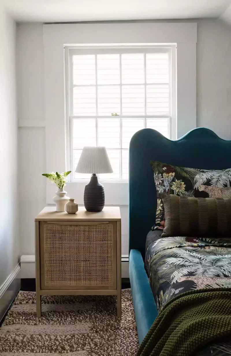 37 Guest Bedroom Ideas to Make Visitors Feel at Home 5 Choose Signature Bedding