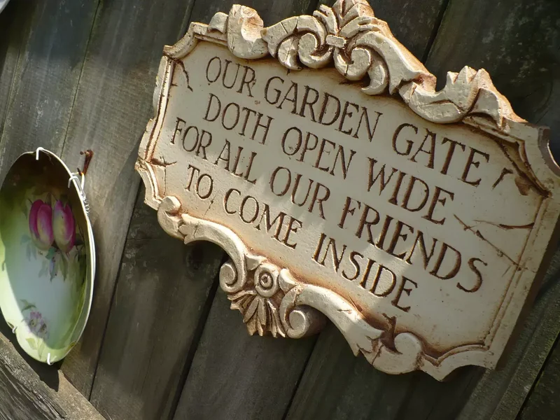30 Creative Fence Decorating Ideas to Transform Your Yard 22 Choose a Cute Quote