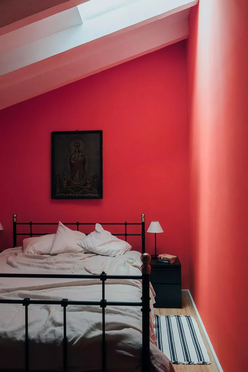 Choose a Luminous Red Shade