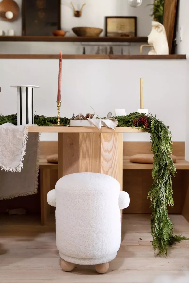 61 Unique DIY Christmas Garland Ideas for Festive Decor 39 Christmas Table Garland