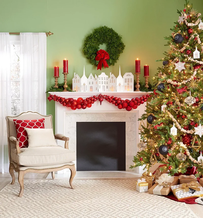 53 Stunning Christmas Mantel Decor Ideas for Your Home 41 Classic Red & Green