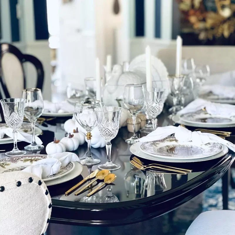 62 Stunning Thanksgiving Table Settings That Will Wow Guests 48 Classic Thanksgiving Table