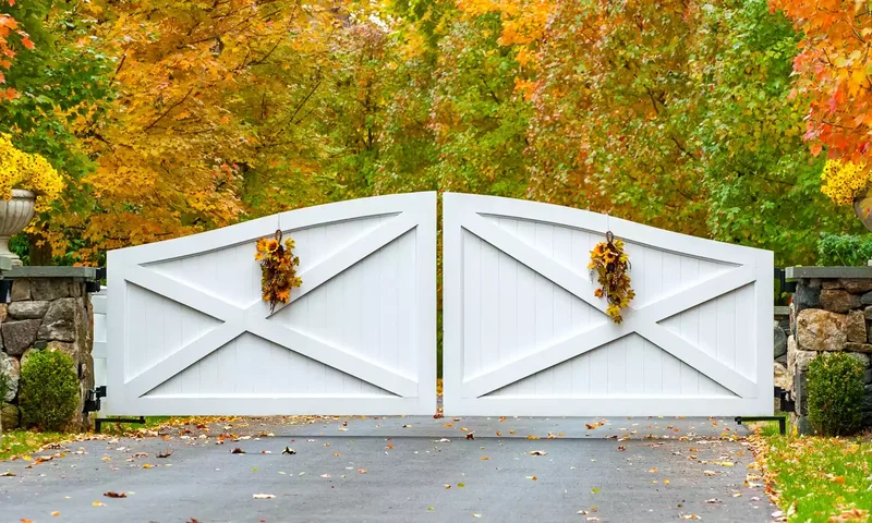 24 Stunning Driveway Landscaping Ideas for Amazing Curb Appeal 19 Classic White Swing Gate