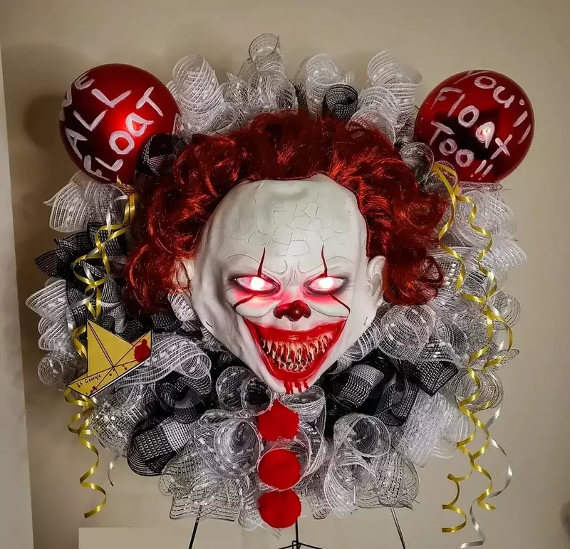 45 Halloween Wreath Ideas to Craft Before October Arrives 39 Clown Halloween Wreath