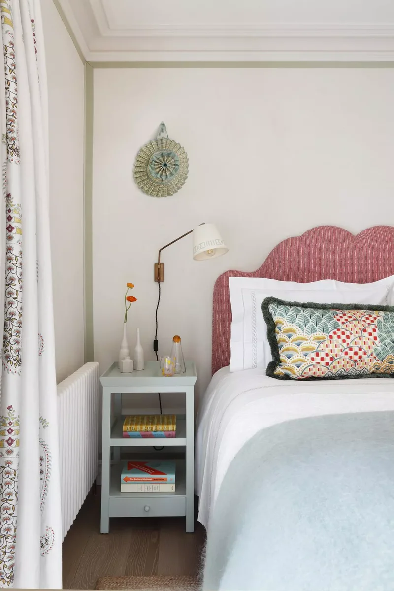 66 Creative Ways to Decorate Above Your Bed Beautifully 36 Colorful Capri Hat