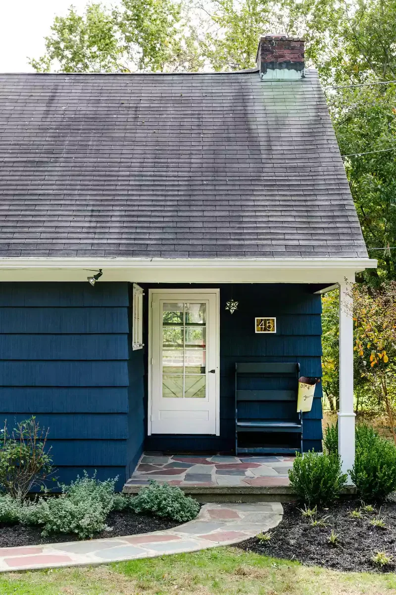 30 Front Walkway Ideas That Create a Stunning Entrance 30 Colorful Flagstone Walkway