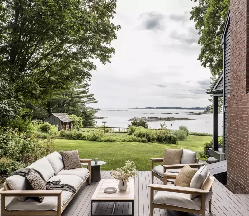 Complement the Setting