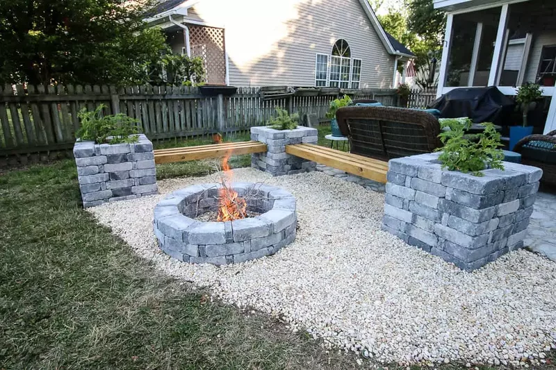 25 Outdoor Seating Ideas That Are Perfect for Warm Days 2 Construct a Fire Pit With Built-in Seating
