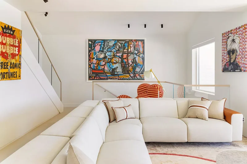 Contemporary Living Room Decorating Ideas That Stand the Test of Time 37 Contemporary Art