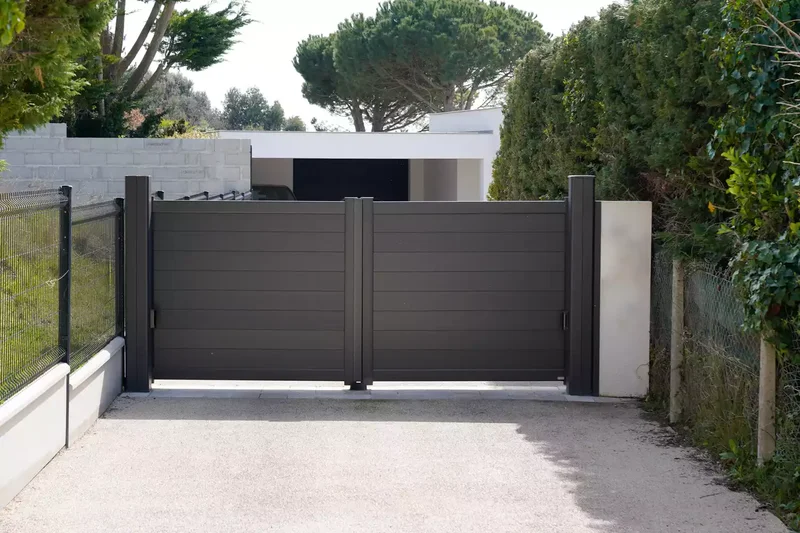 35 Beautiful Driveway Gate Ideas for Any Home Style 3 Contemporary Driveway Gate
